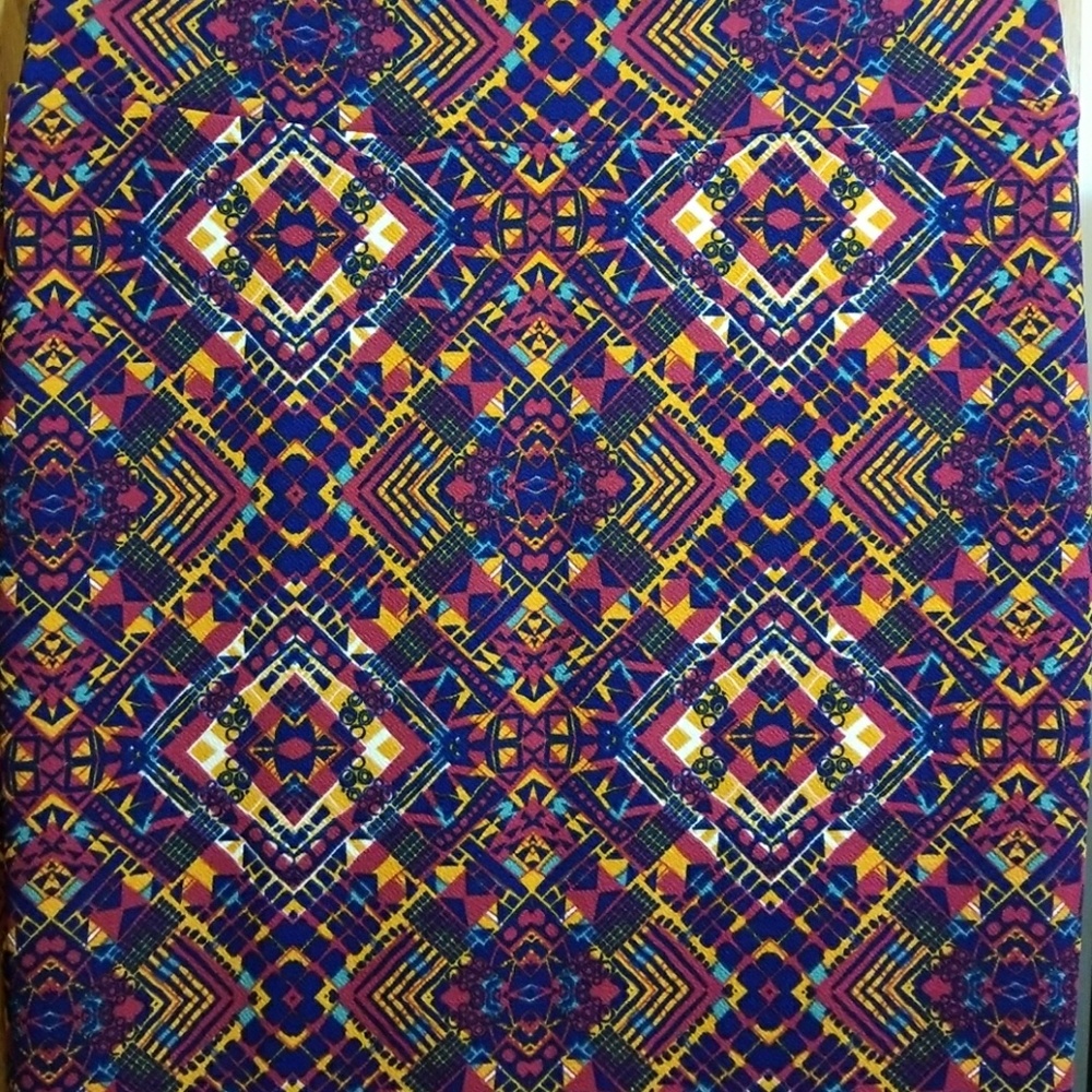 NWOT Multi Geo Print Cassie Large